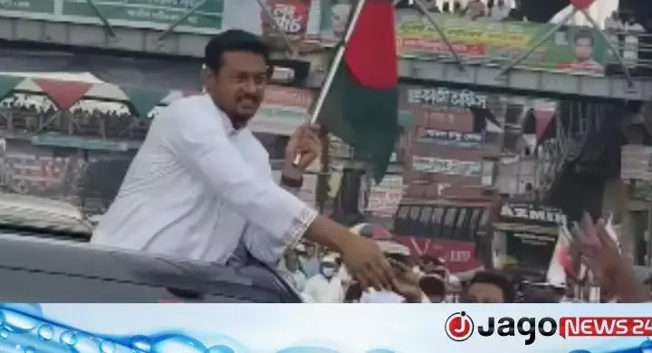 ছাদখোলা গাড়িতে লংমার্চে পাটওয়ারী