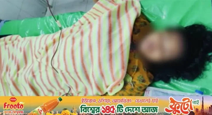 রুমের জানালা খোলা রেখে টিভি দেখছিলেন গৃহবধূ, হঠাৎ শরীরে এসে লাগে গুলি