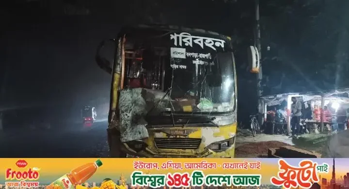 ঝিনাইদহে বাস-স্যালো ইঞ্জিনচালিত গাড়ির মুখোমুখি সংঘর্ষ, আহত ২৫